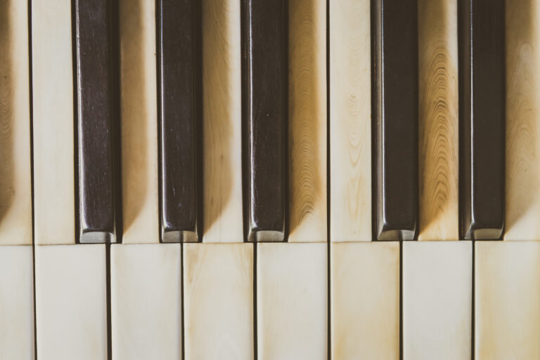 Key to Cleanliness: Safely and Effectively Using Vinegar to Clean Your Piano Keys